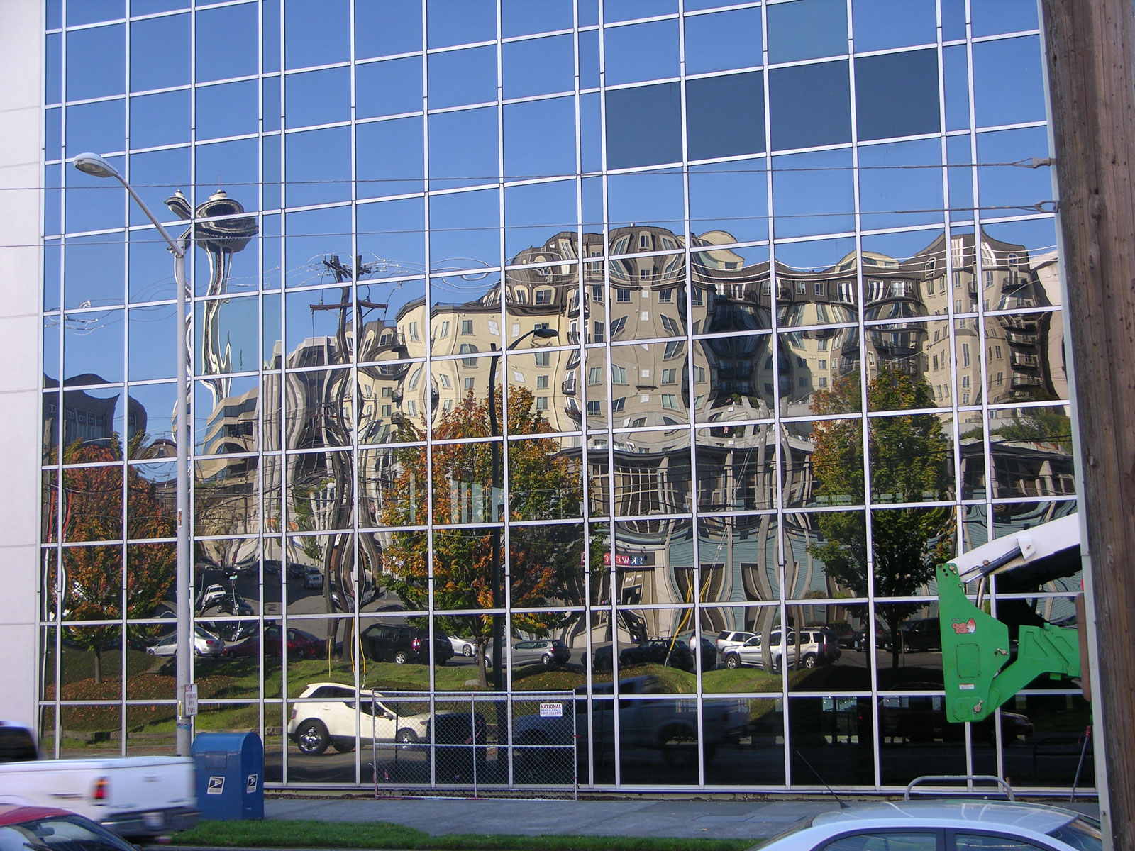 building-behind-busstop